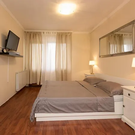 Cozy With Private Garden & Easy Parking Rovinj
