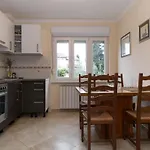 Cozy With Private Garden & Easy Parking Διαμέρισμα Ρόβινι