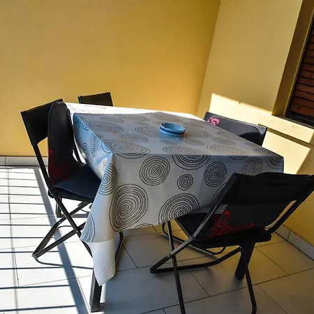 Cozy With Private Garden & Easy Parking Rovinj