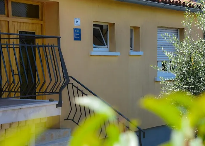 Apartment Cozy With Private Garden & Easy Parking Rovinj