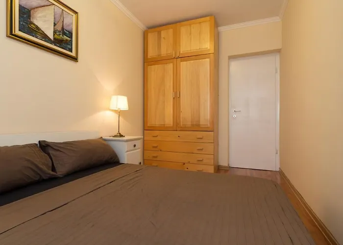 Apartment Cozy With Private Garden & Easy Parking Rovinj