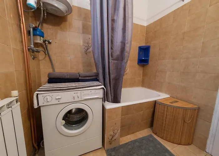 Cozy With Private Garden & Easy Parking Rovinj